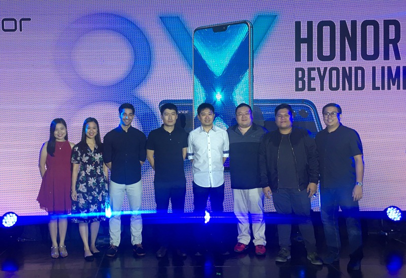 Executives and representatives of Honor Philippines along with vlogger ...
